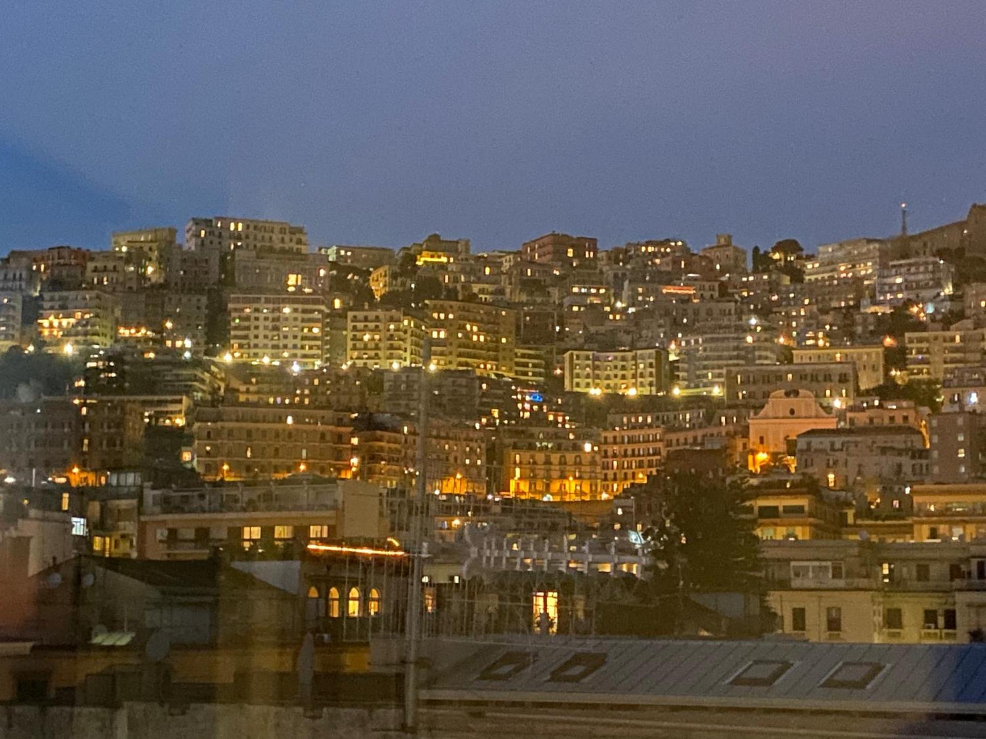 La Casa Di Nettuno Apartment Naples Luaran gambar